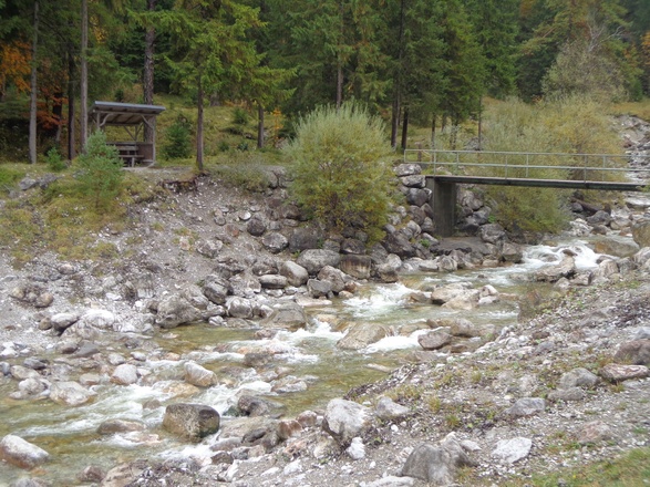 Brücke zu den Kuhfluchtwasserfällen in Farchant