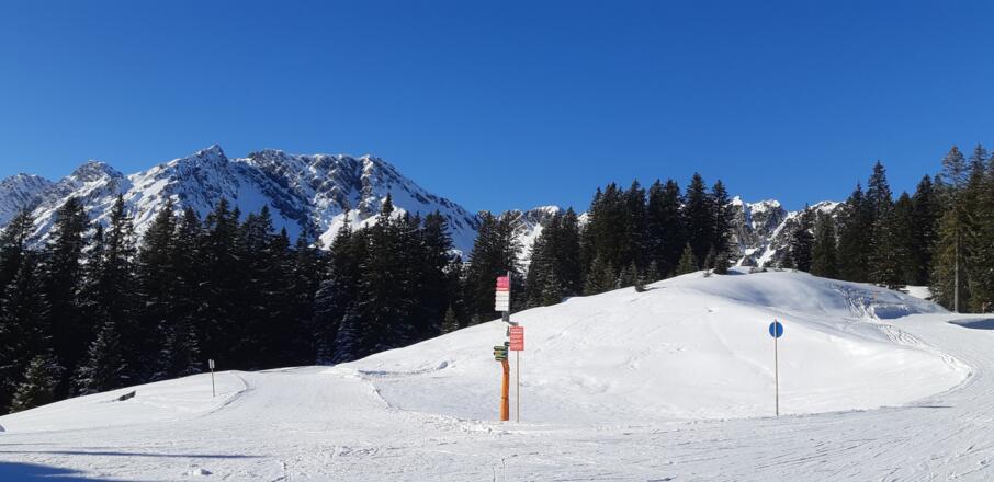 Start des Winterwanderweges am Burtschasattel
