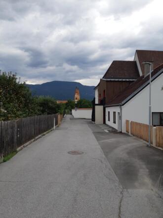 Blick zur Kirche in Telfs