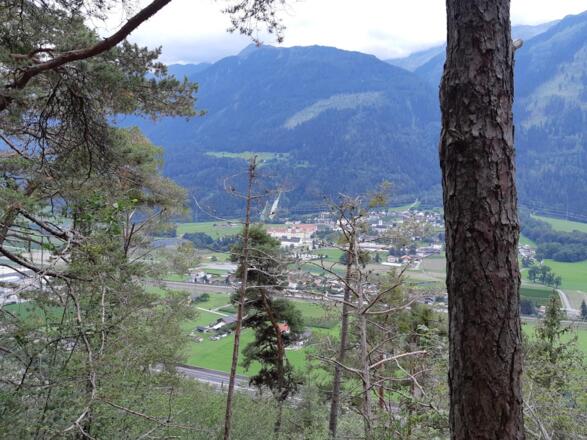 Erster Ausblick zum Stift Stams