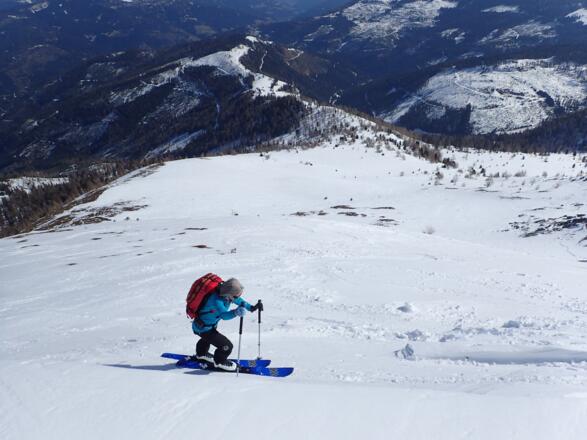 Steiler Ausstieg am Gipfelhang