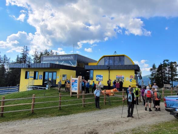 Ausgangspunkt der Tour ist die Bergstation der Sonnenbahn