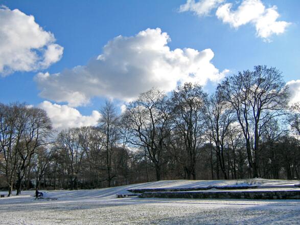 Der Luitpoldpark in München im Winter