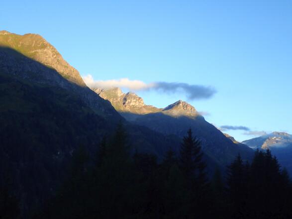 Morgenstimmung beim Aufstieg zur Taxeralm