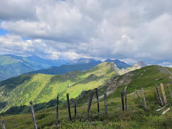 Rechts vor uns der Kleine Lanschütz