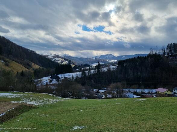 Hinten der Erlakogel und Eibenberg
