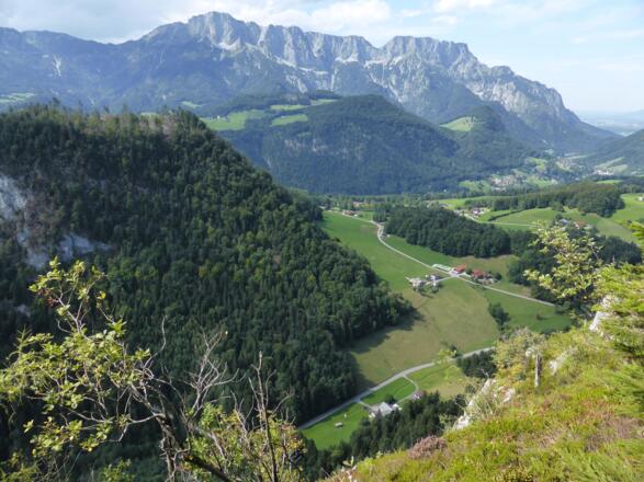 Vorsicht - senkrechte ungesicherte Abbruchkante!