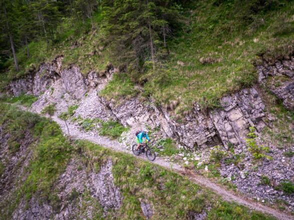 ein schöner Trail führt in den Pfanngraben