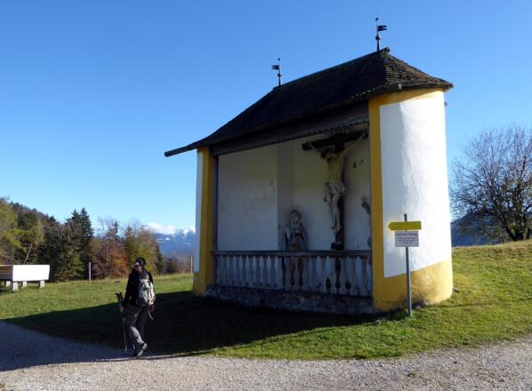 Die Kapelle mit der bewegenden Kreuzigungsszene steht am Ende des Kreuzweges, der in Marktschellenberg beginnt.