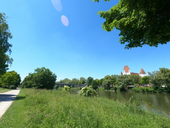 Der Donau entlang