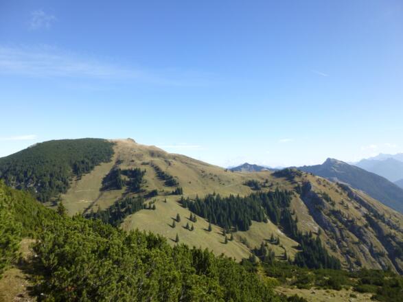 Nun auch Gaichtspitze und Hahnenkamm im Blickfeld