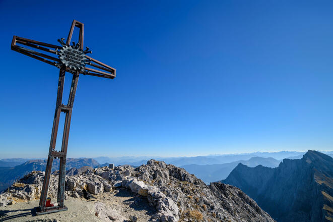 Gipfelpanorama auf der 2508 Meter hohen Lamsenspitze