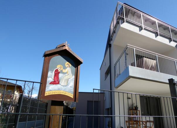 Eine letzte Station mitten in der modernen Wohnsiedlung.