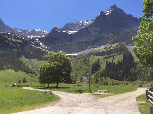 Wanderweg zum Almdorf Eng