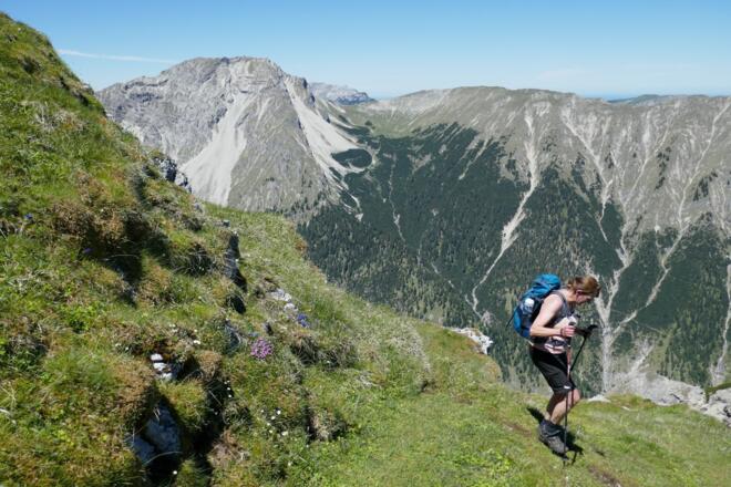 Prominenter Nachbar: Der Kreuzspitz, höchster Gipfel der bayerischen Ammergauer Alpen