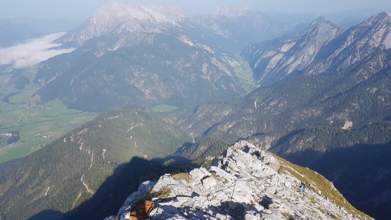 Blick über den Grat zurück Richtung Peter-Wiechenthaler Hütte