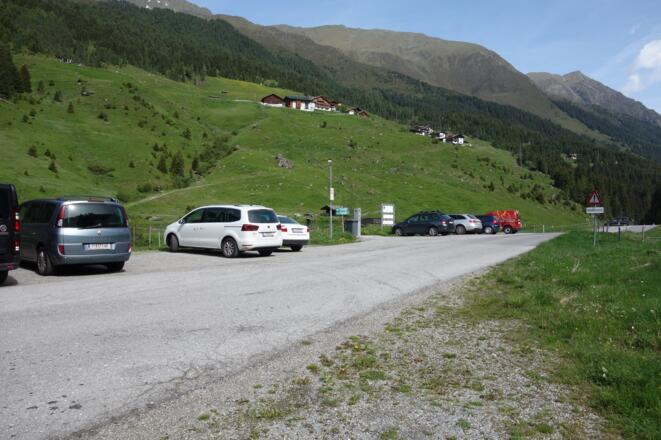 gebührenpflichtiger Parkplatz am Ausgangspunkt