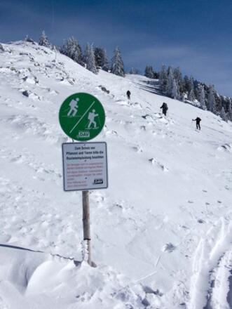 ... soll man dringend die Routenempfehlung der Aktion "Skibergsteigen umweltfreundlich" beachten.