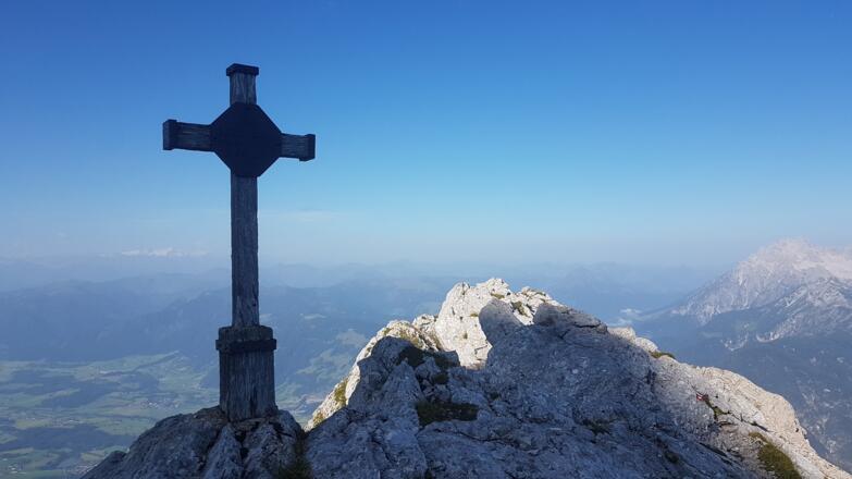 Ein Marterl zwischen Persailhorn und Mitterhorn