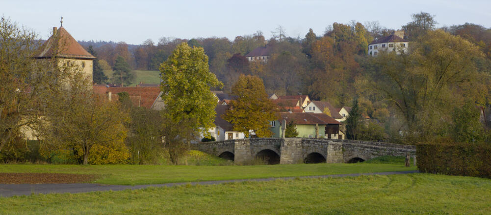 Die beiden Marterl auf der spätgotischen Rodachbrücke