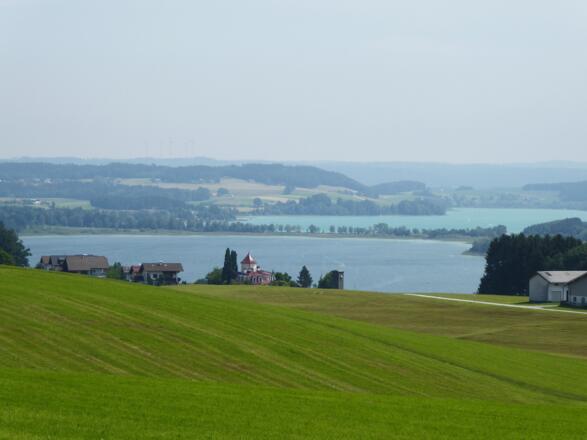Am Rückweg mit Blick auf die Trumer Seen.