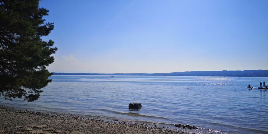 Urlaubsidyll: der Strand am Starnberger See - Ostufer