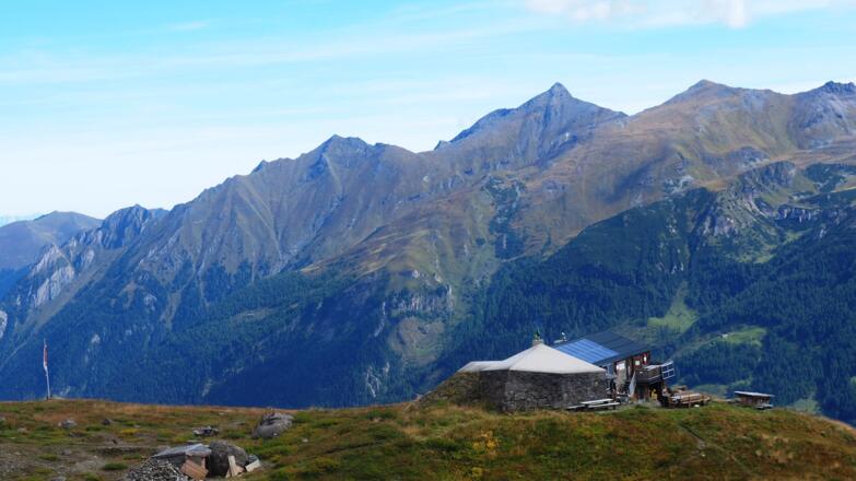 Schwarzenberghütte 2267m
