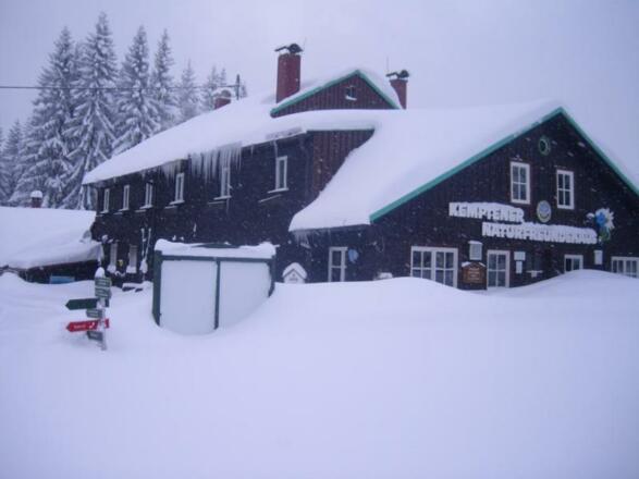 Kemptener Naturfreundehaus im Winter