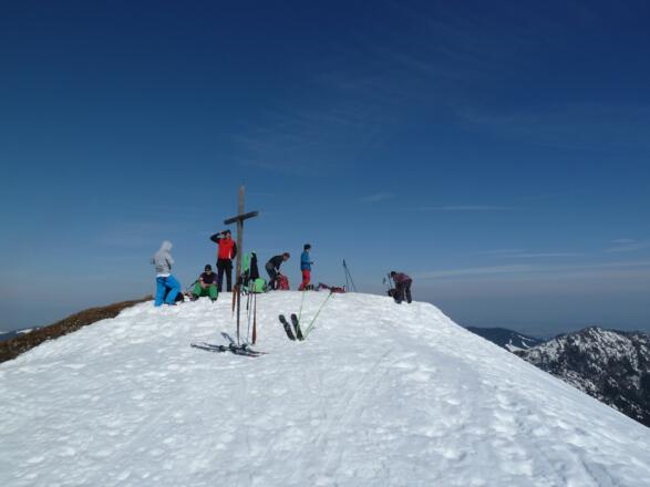 Am Gipfel des Schönkahler (1688 m) im Winter