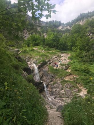 Am Ende der Wolfsschlucht beginnt der steile Aufstieg zum Schildenstein.
