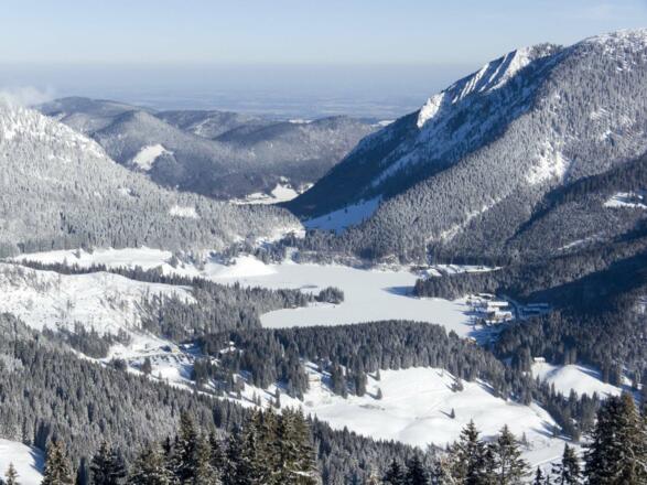 Gipfelblick vom Stolzenberg auf den Spitzingsee