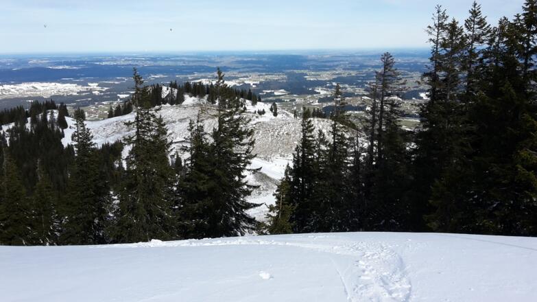 Edelsberg im Winter mit Blick auf die Alpspitze
