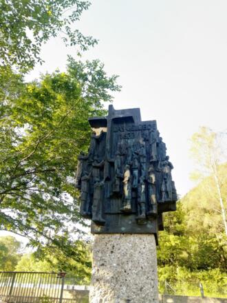 Denkmal zum Passionsgelübde an der B23