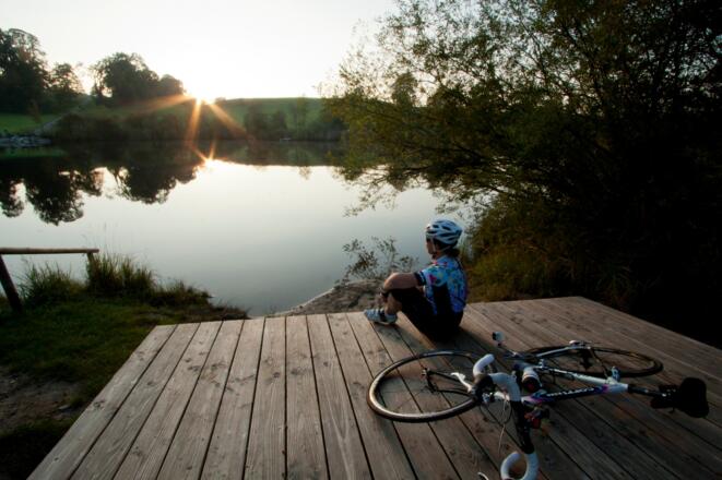 Abendliche Rast am Wasser