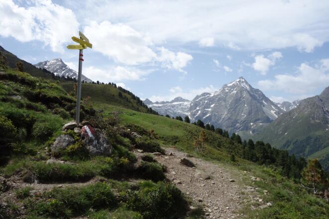 eindrucksvoll der Blick zum Lüsenser Fernerkogel