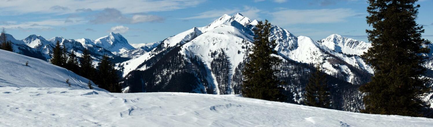 Wir blicken mit der Panoramakamera vom Ascherjoch auf Guffert und Hinteres Sonnwendjoch.