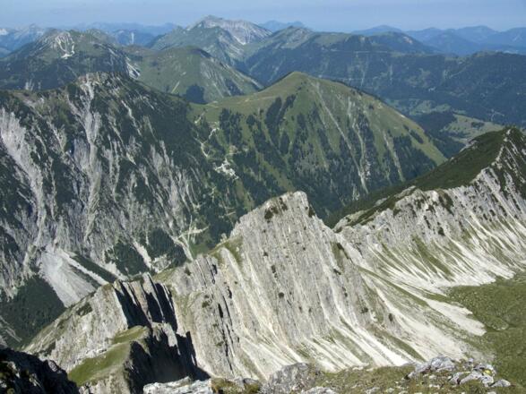 Eiskönigspitze (Heimjoch) und Kuppe zeigen sich ebenfalls von ihren schönsten Seiten; beides kaum bekannte Bergziele.