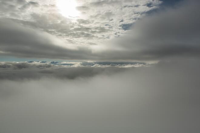 Zwischen den Wolken