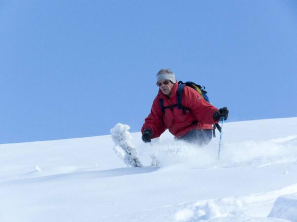 Klasse-Pulverschneeabfahrt
