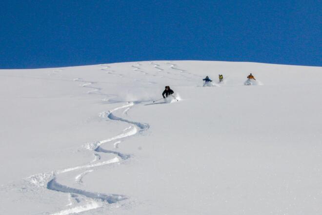 Perfekte Pulverabfahrt am Hirzer