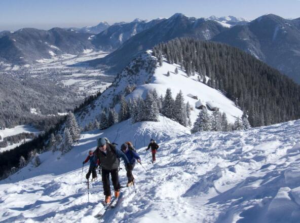 Oberhalb der Rauheckalm beginnt freies, unbeschwertes Skigelände.