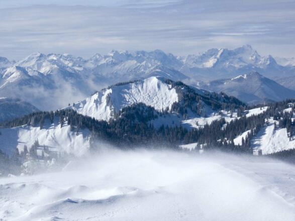 Ausblick aus dem Gipfelsturm zum Wettersteingebirge