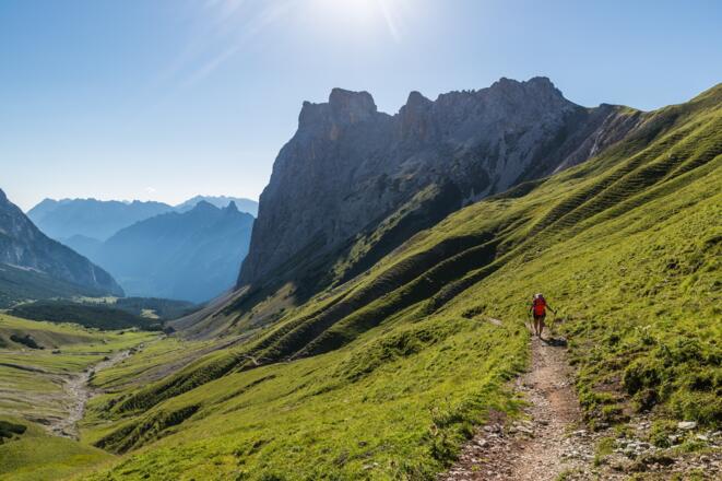 Blick vom Joch auf Start und Ziel