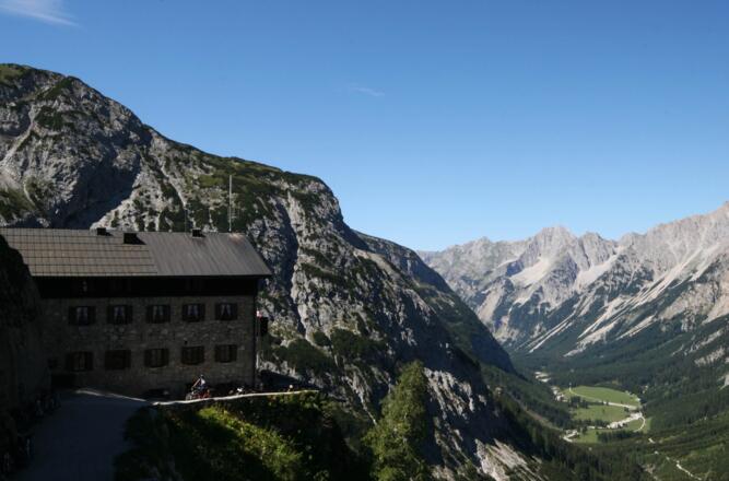 Karwendelhaus und -tal