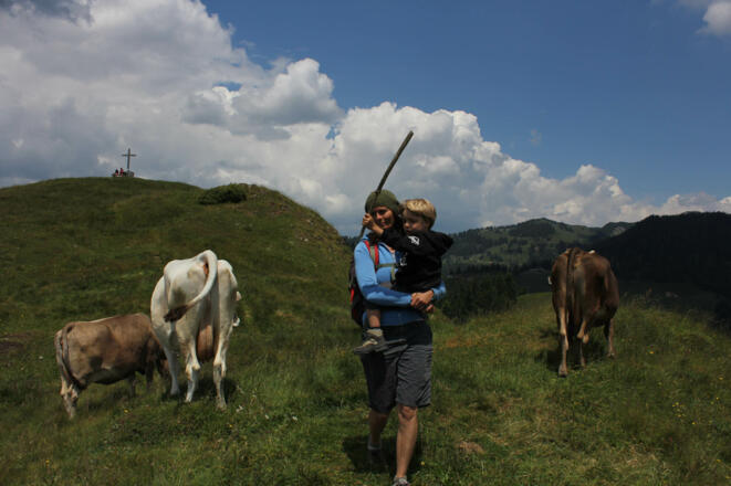 Abstieg über Wiesenrücken