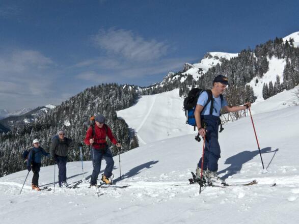 Aufstieg in der Nähe der Florianshütte; hinten zeigt sich schon der Schödelstein