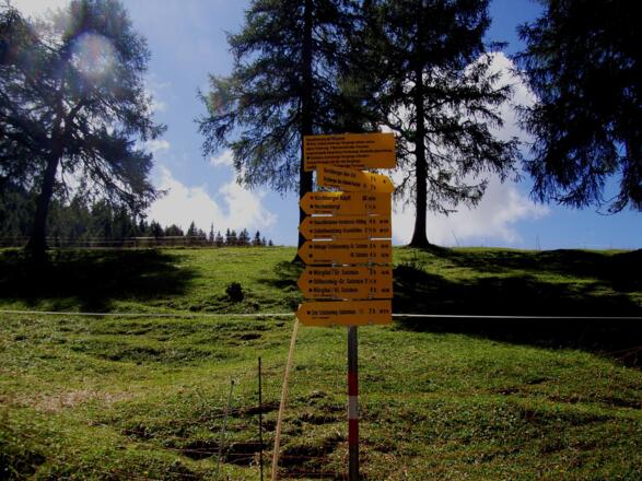 Wegeiser bei der Magdeburger Hütte