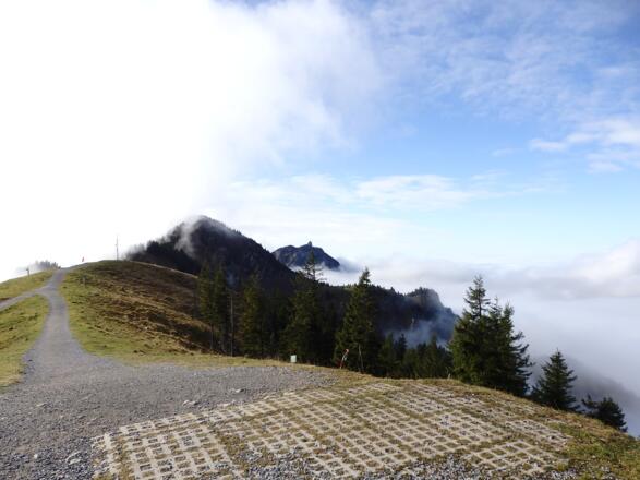 Blick Richtung Benediktenwand vom Gipfel des Brauneck