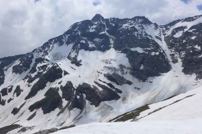 Im Abstieg vom Hocharn: Blick zum Sonnblick