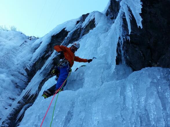 Vorstieg in der zweiten Seillänge, etwa 20 m rechts der Originallinie
